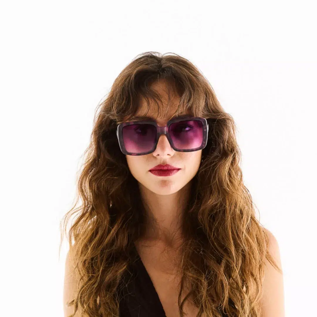 Model lilac glasses