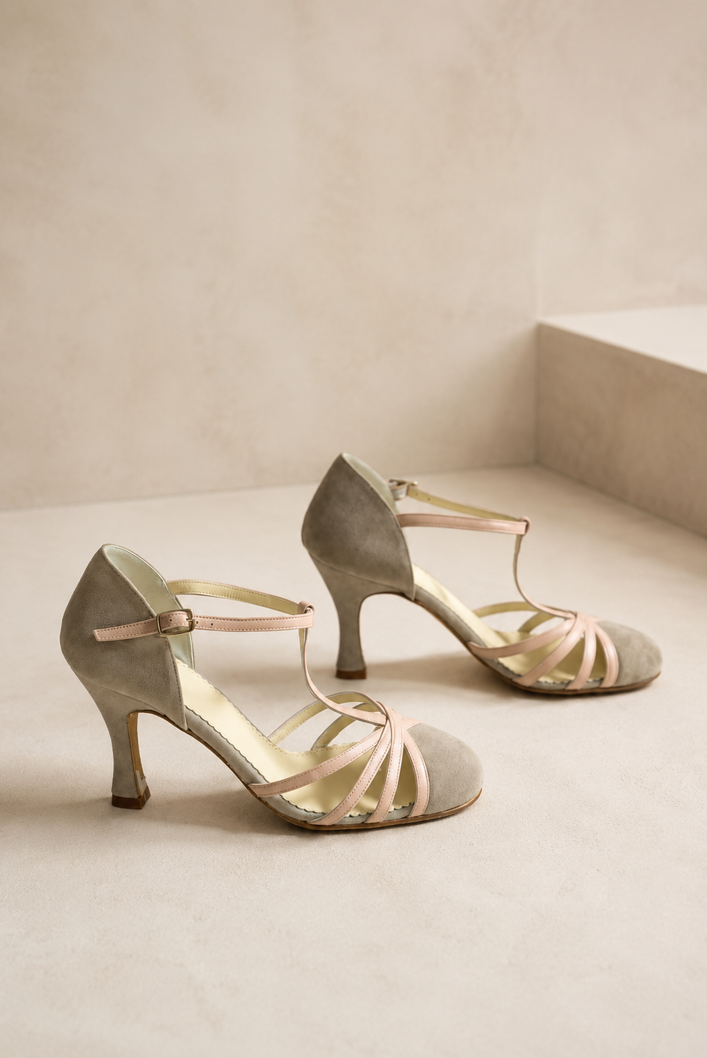 Zapatos ante topo y tiras nude