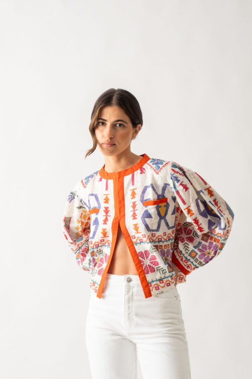 Chaqueta Blanca con Dibujos esilo bordado
