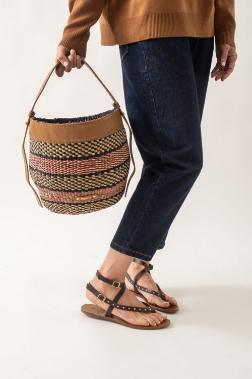 Sandalias Cuero Marron Mujer Tachas2