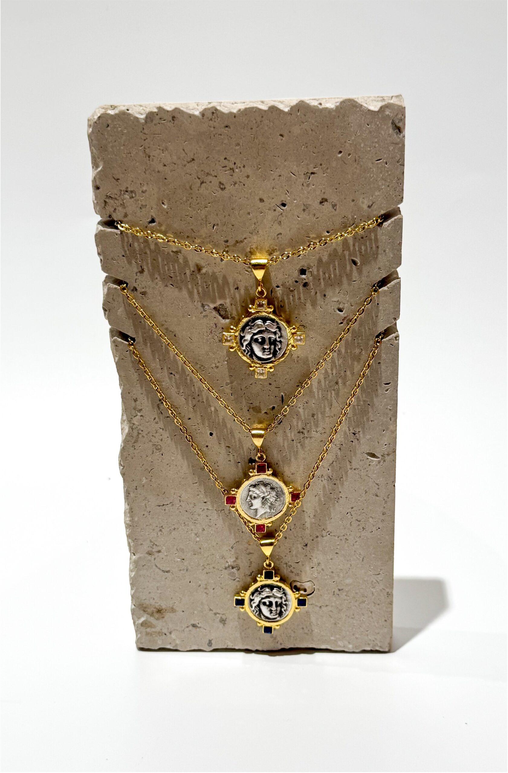 medallas-bizantinas-piedras