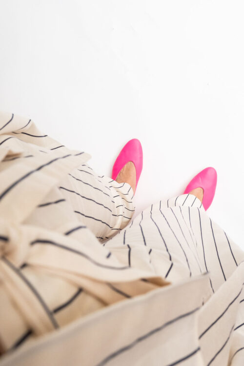 Women's fluorescent pink ballet flats size 4