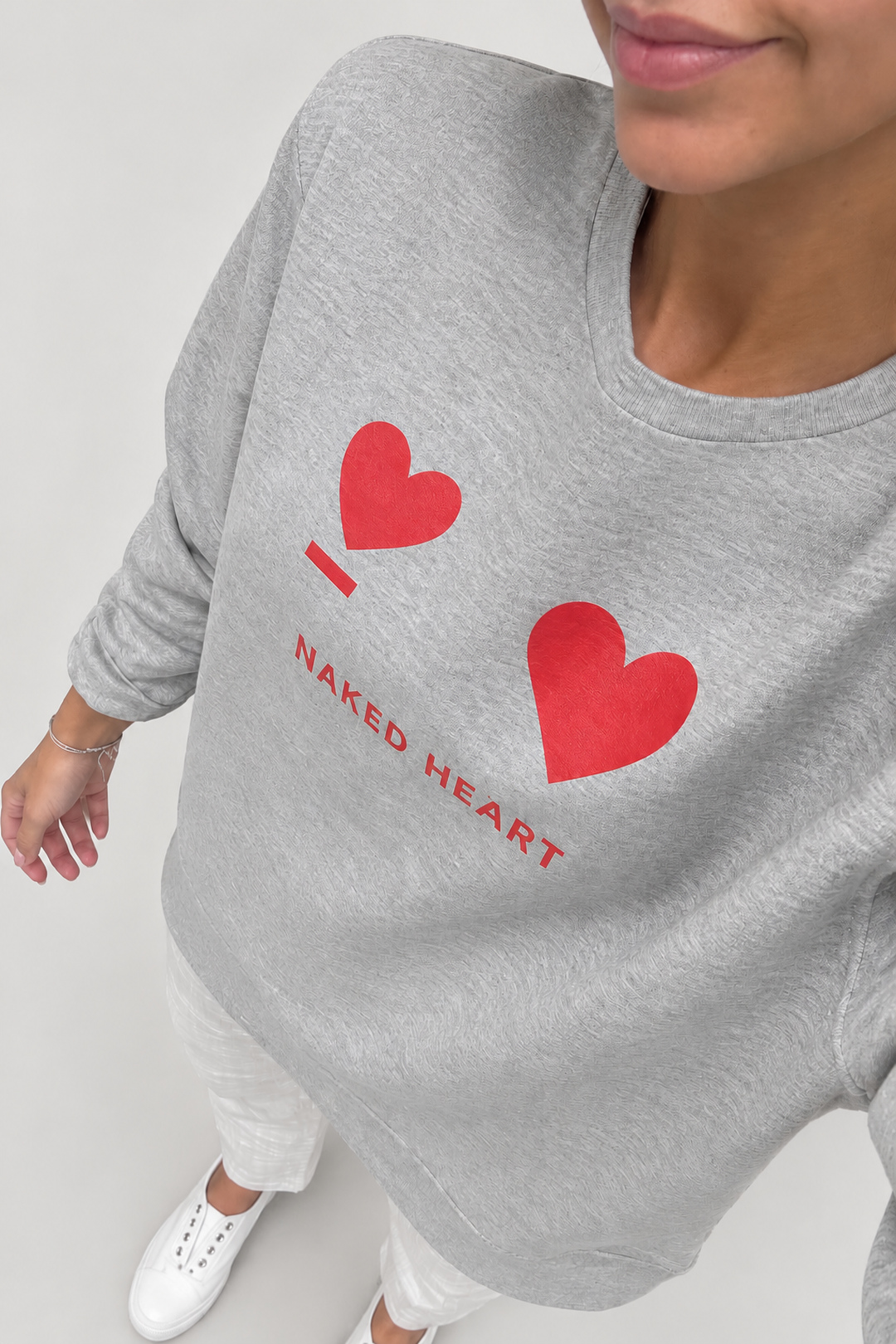 SUDADERA GRIS NAKED HEART -Boyfriend- - Imagen 2
