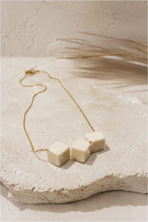 Collar Dados Hueso