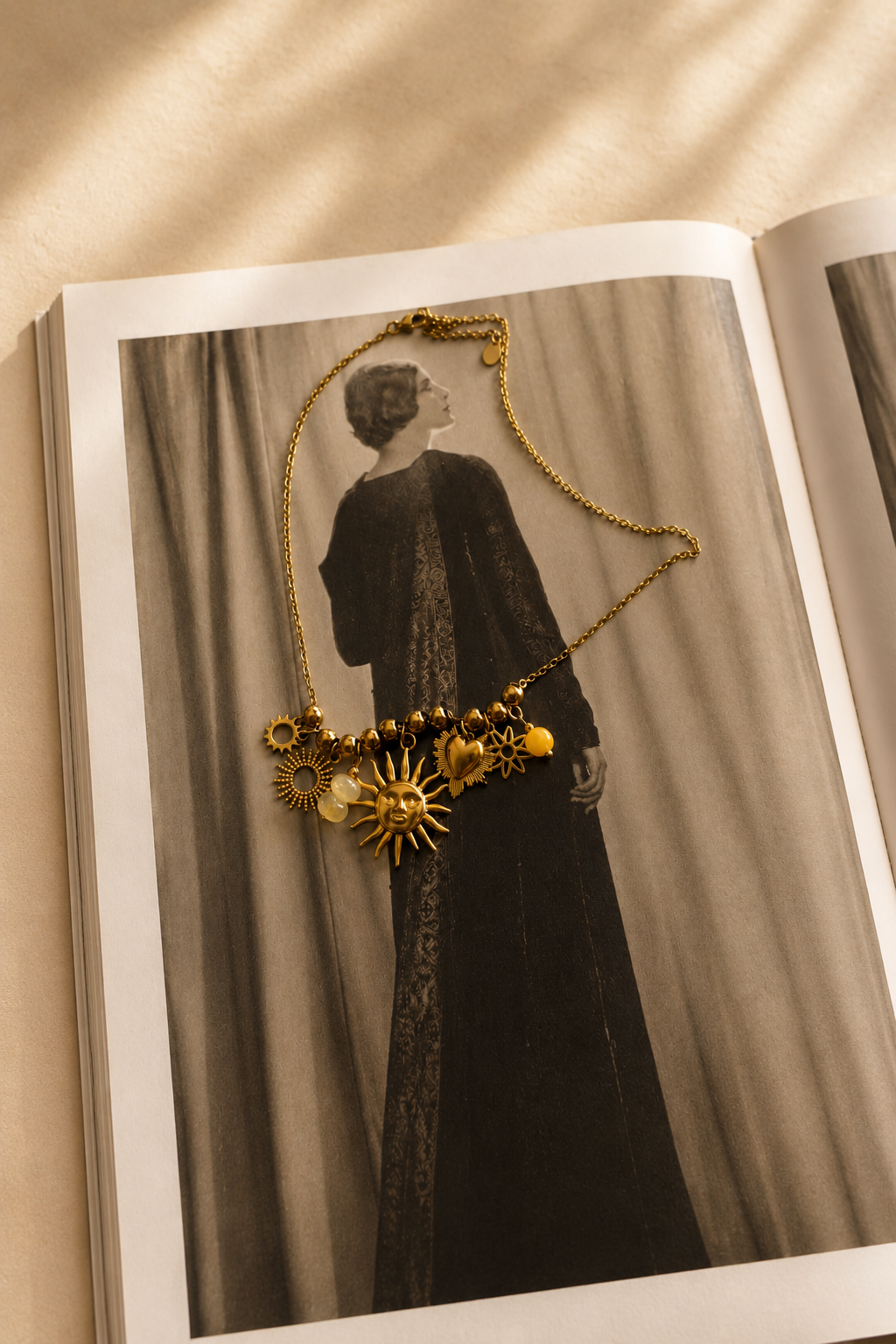 COLLAR CHARMS SOL