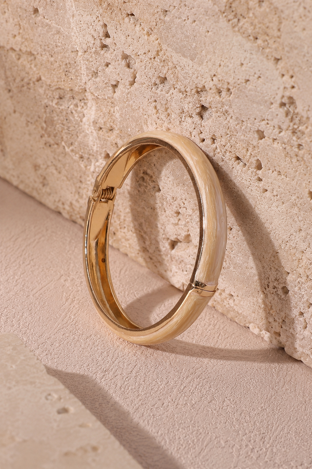 Brazalete esmalte beige