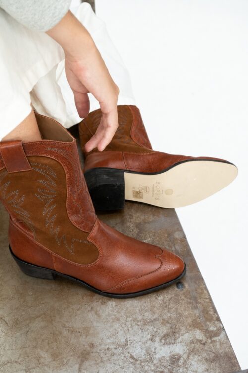 Botas vaqueras de cuero y ante